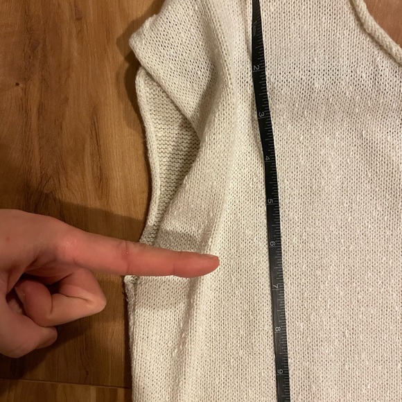 Roxy Top - Picture 7 of 7